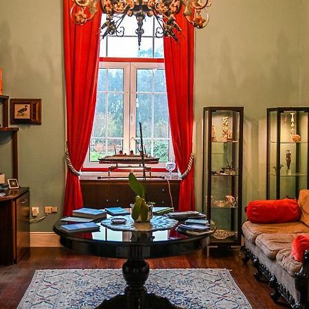 Vintage Balcony Guesthouse Ovar Bagian luar foto