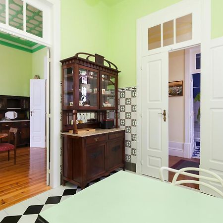 Vintage Balcony Guesthouse Ovar Bagian luar foto