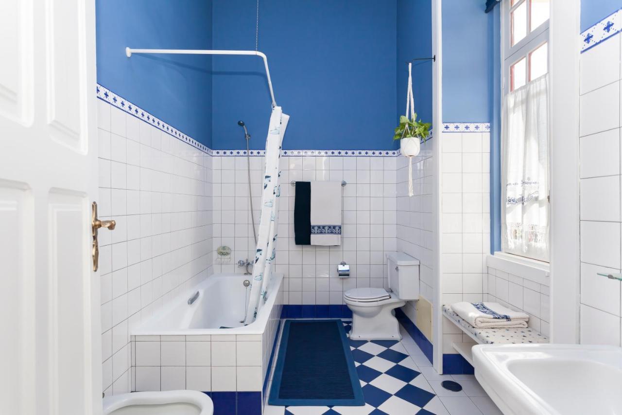 Vintage Balcony Guesthouse Ovar Bagian luar foto