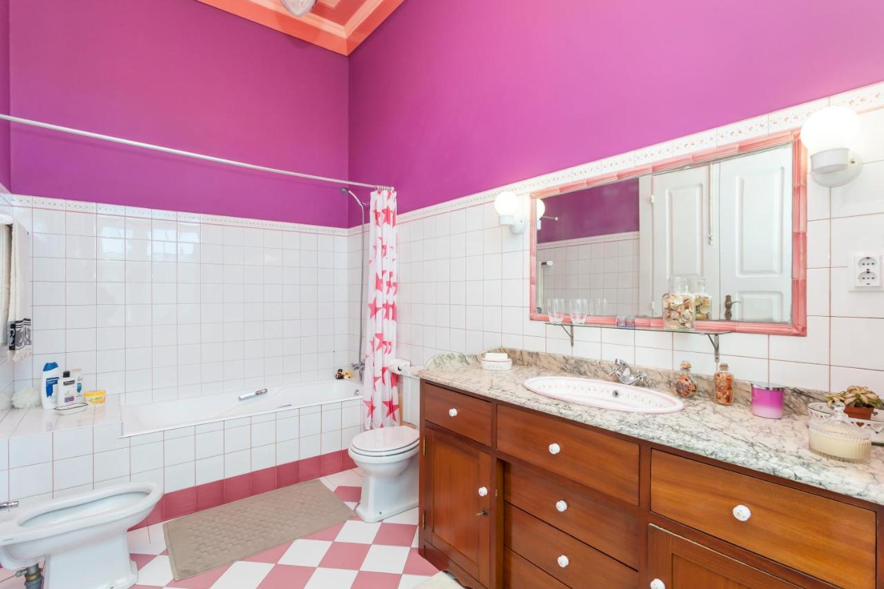 Vintage Balcony Guesthouse Ovar Bagian luar foto