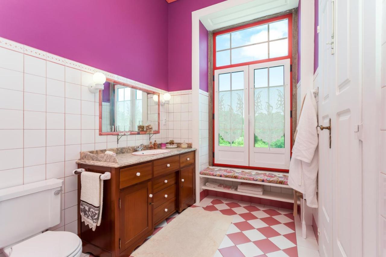 Vintage Balcony Guesthouse Ovar Bagian luar foto
