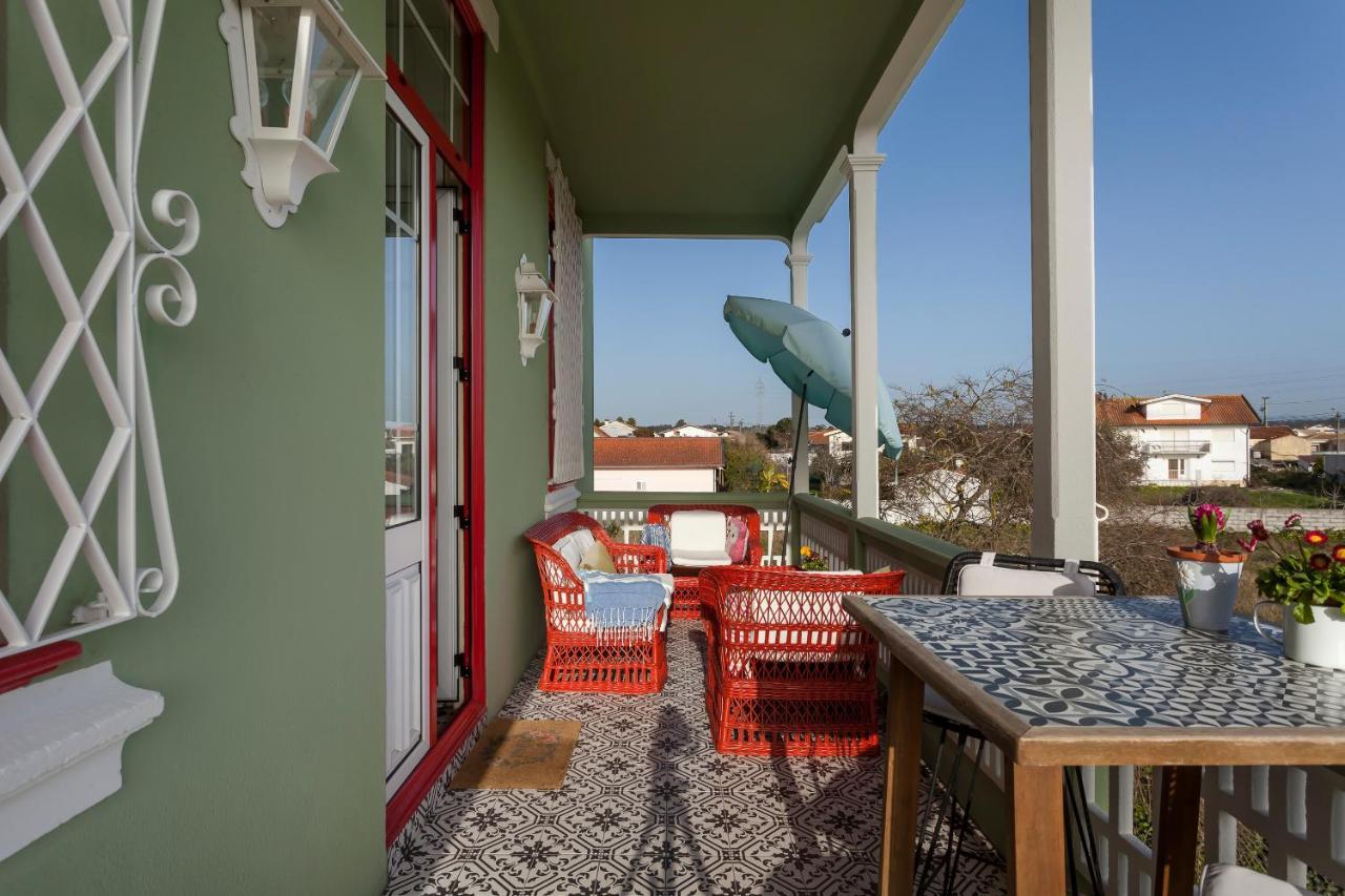 Vintage Balcony Guesthouse Ovar Bagian luar foto