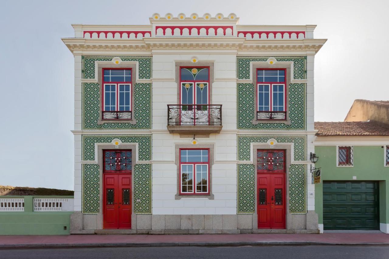 Vintage Balcony Guesthouse Ovar Bagian luar foto
