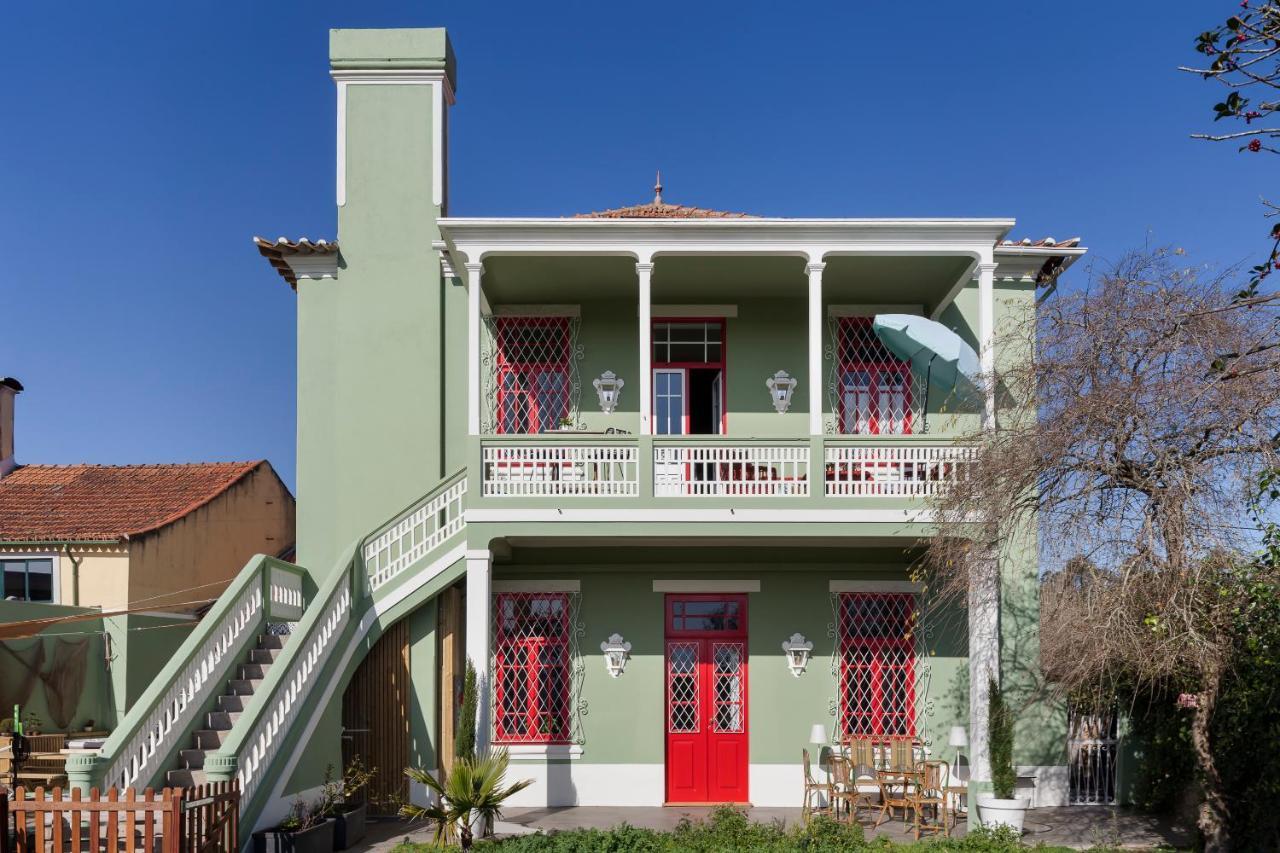 Vintage Balcony Guesthouse Ovar Bagian luar foto