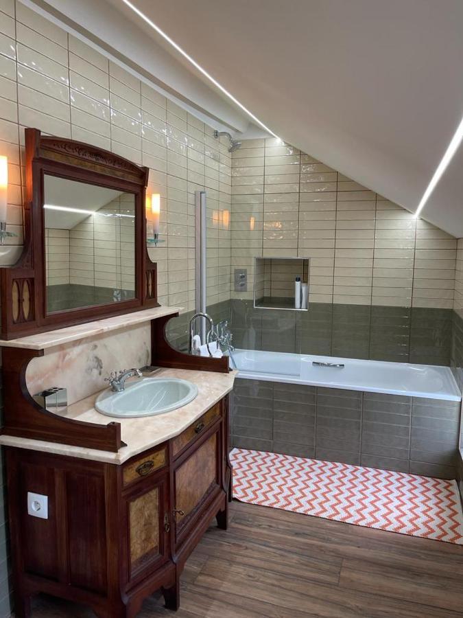 Vintage Balcony Guesthouse Ovar Bagian luar foto