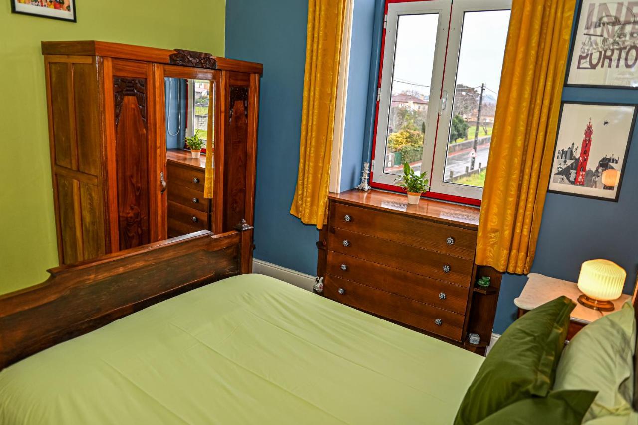 Vintage Balcony Guesthouse Ovar Bagian luar foto
