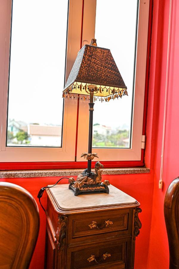 Vintage Balcony Guesthouse Ovar Bagian luar foto