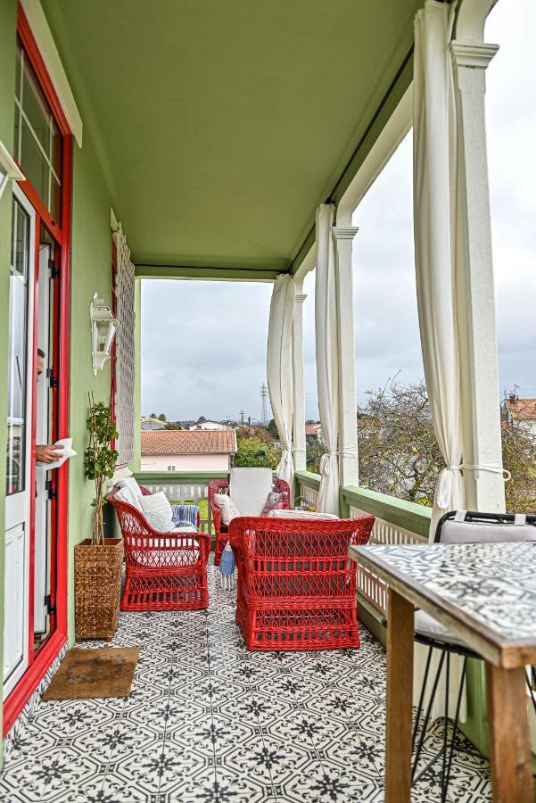 Vintage Balcony Guesthouse Ovar Bagian luar foto